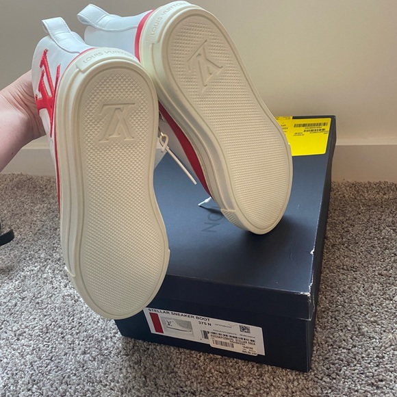 Louis Vuitton Sneakers - Picture 4 of 4